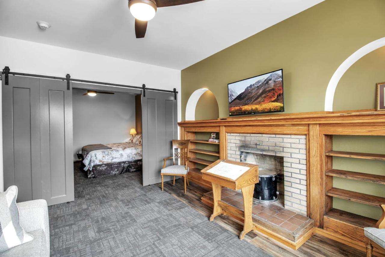 Webber Hotel Lyndonville Екстериор снимка
