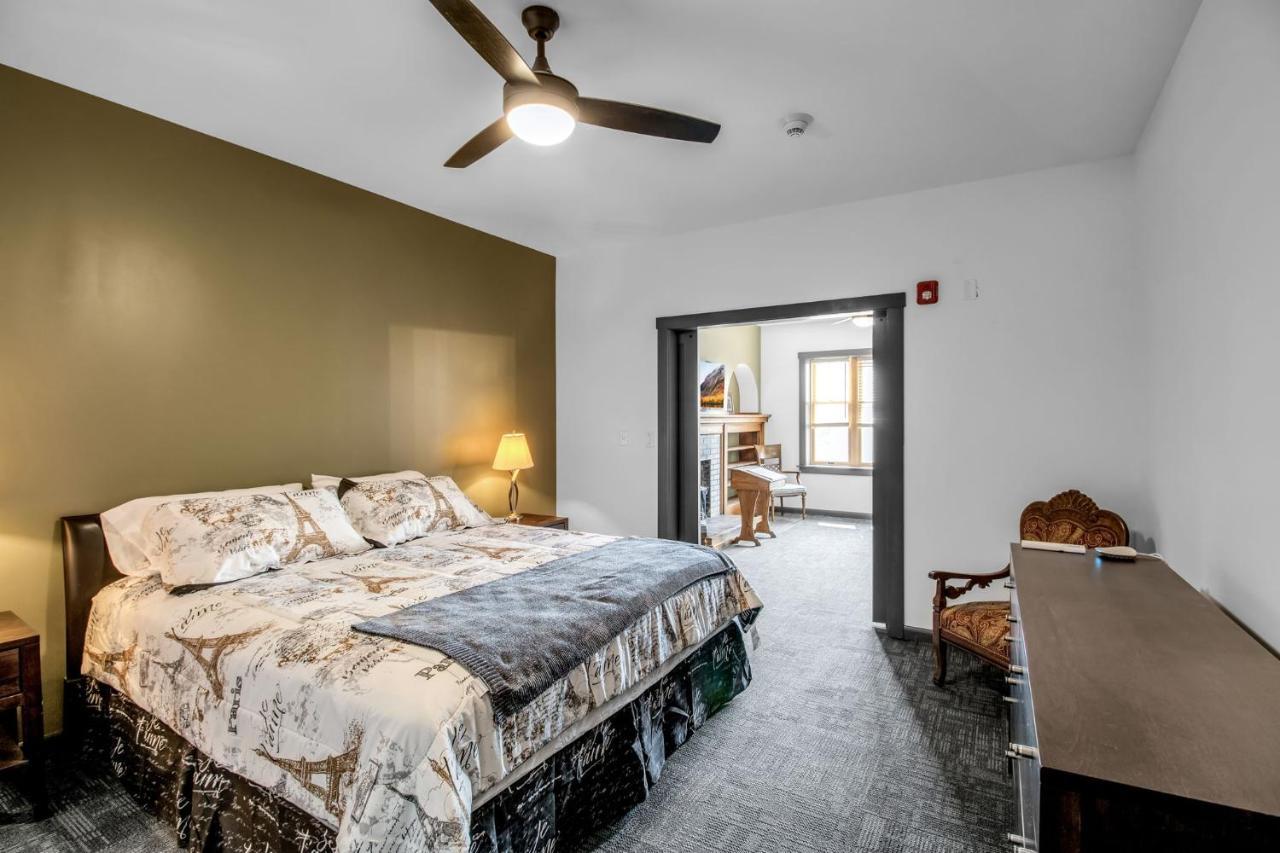Webber Hotel Lyndonville Екстериор снимка