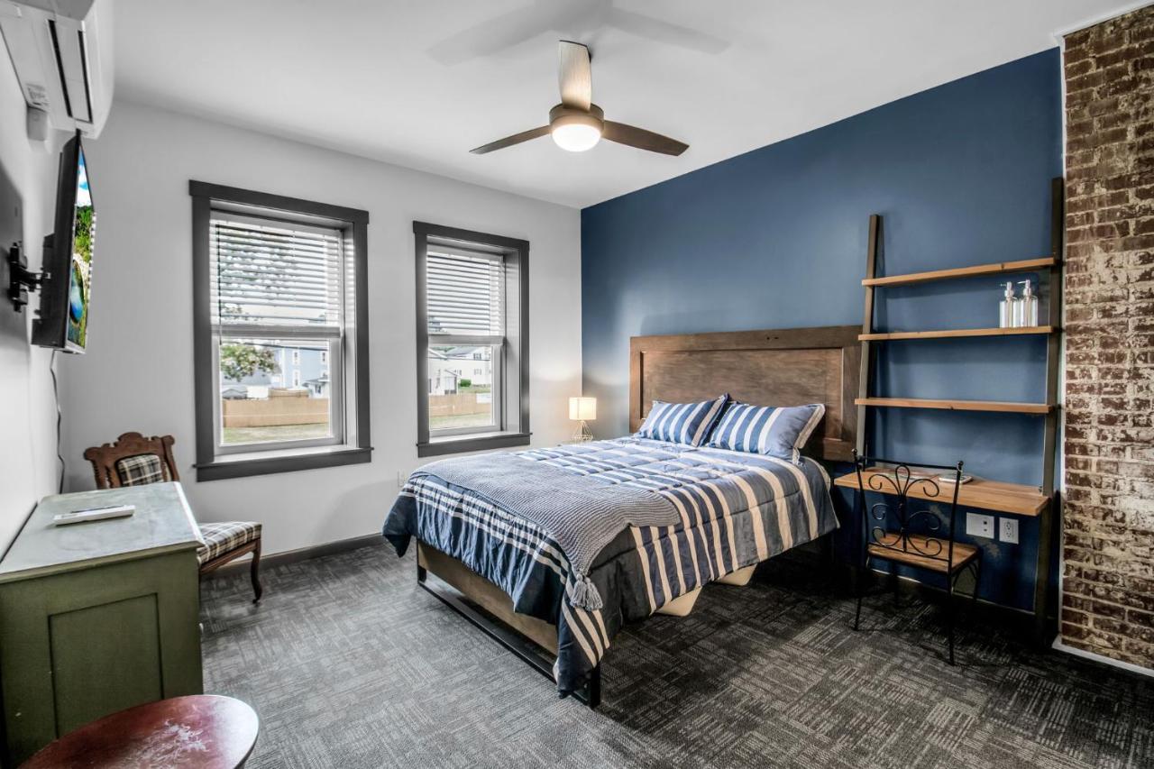 Webber Hotel Lyndonville Екстериор снимка