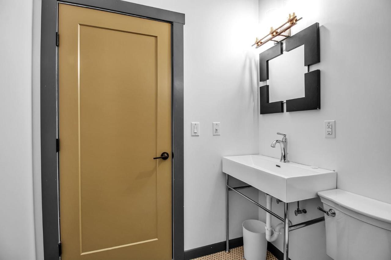 Webber Hotel Lyndonville Екстериор снимка