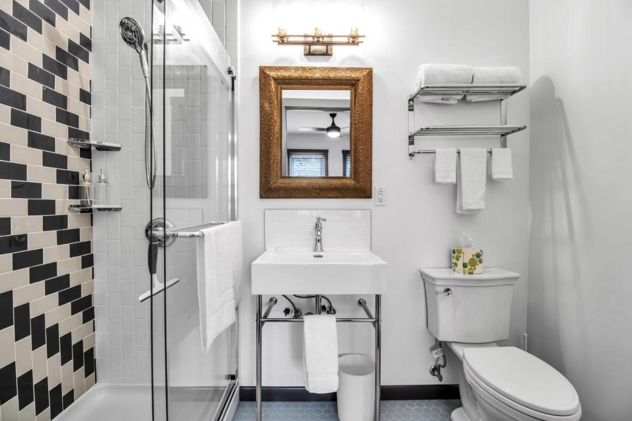 Webber Hotel Lyndonville Екстериор снимка